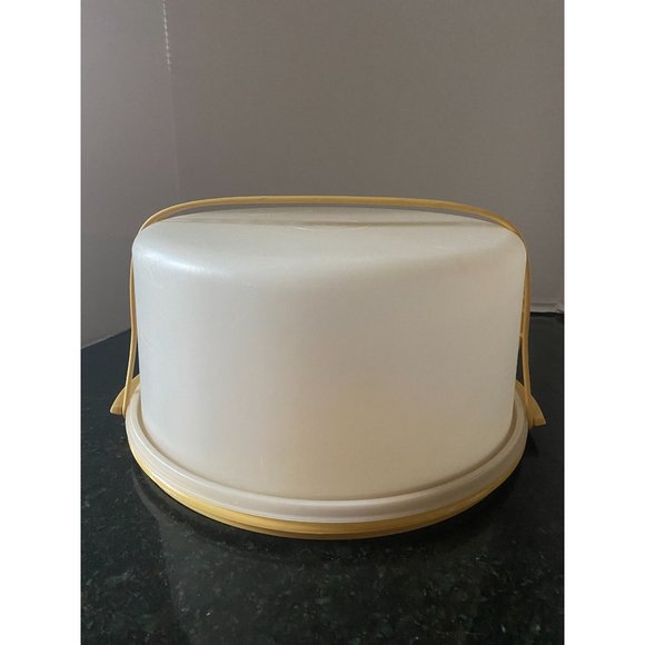Tupperware 13" D Harvest Gold Cake Carrier/Keeper 1256-5) with Handle (1258-5) - Picture 1 of 9